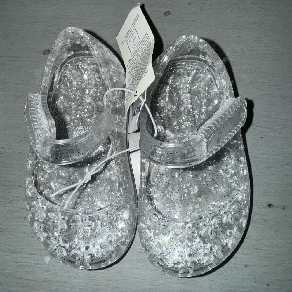 Old Navy Baby clear sparkle jellies NWT